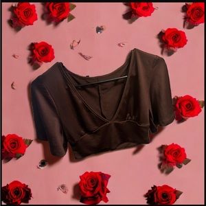 Cute brown crop top ! US sizes ✨ ONE in sale only be the first one to purchase!!